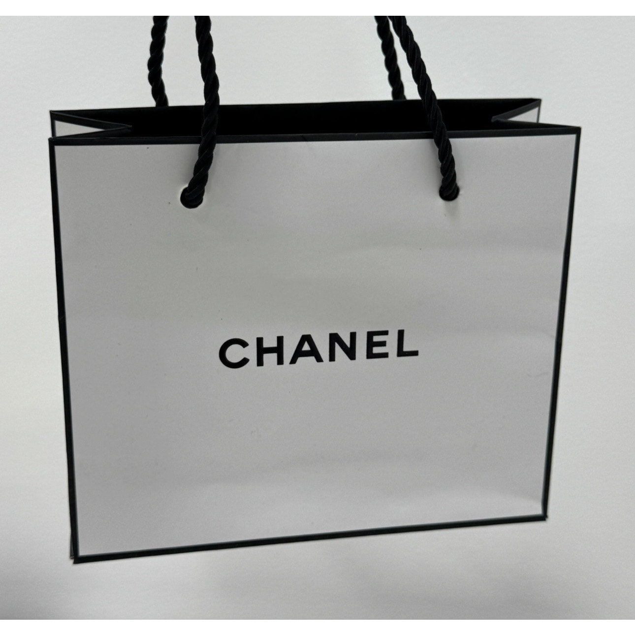 Chanel Caviar Leather 6-Key Holder