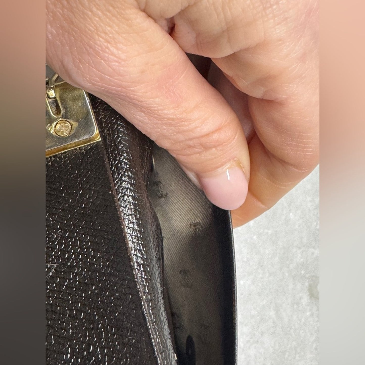 Chanel Caviar Leather 6-Key Holder