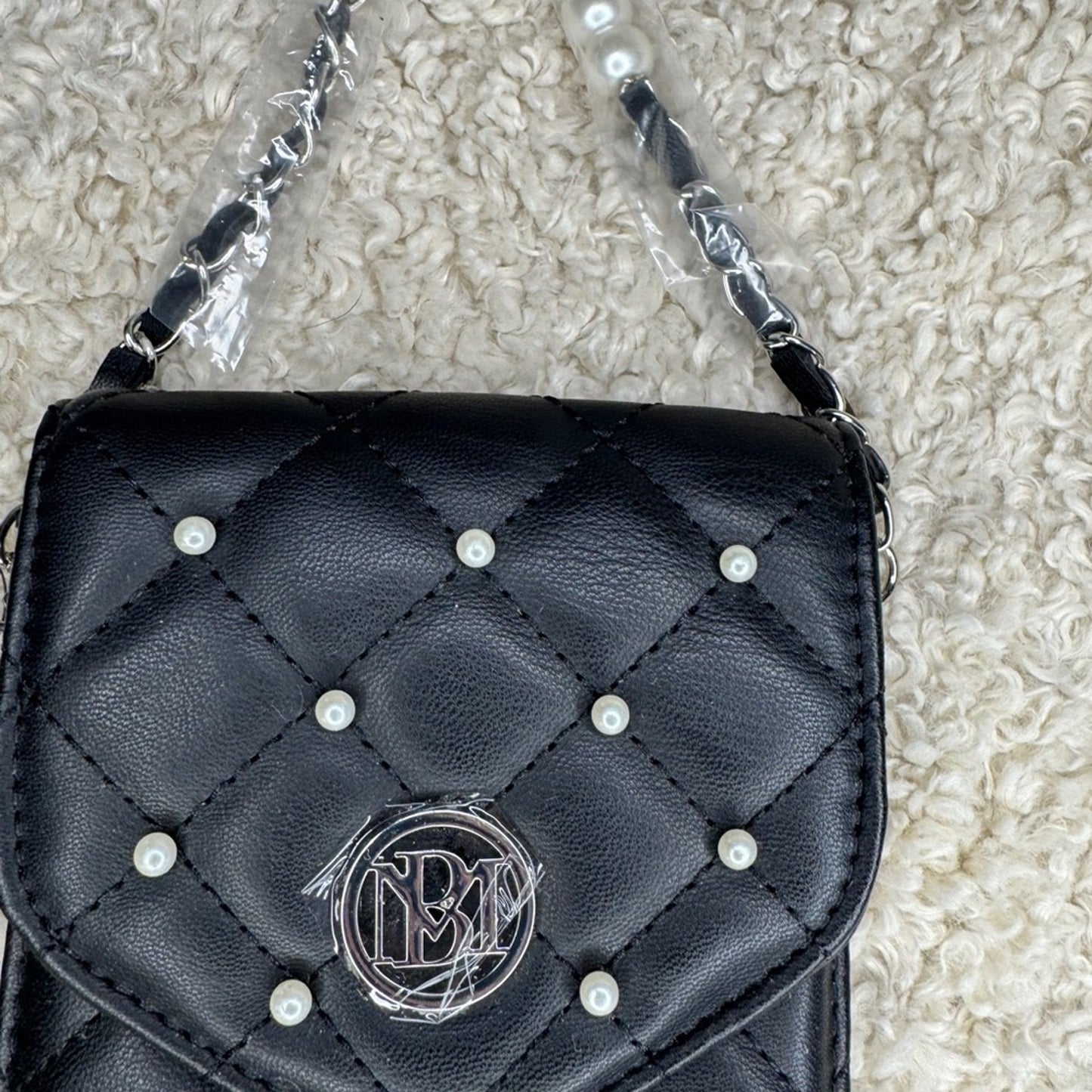 Badgley Mischka crossbody WITH DIAMOND QUILTING AND PEARLS
