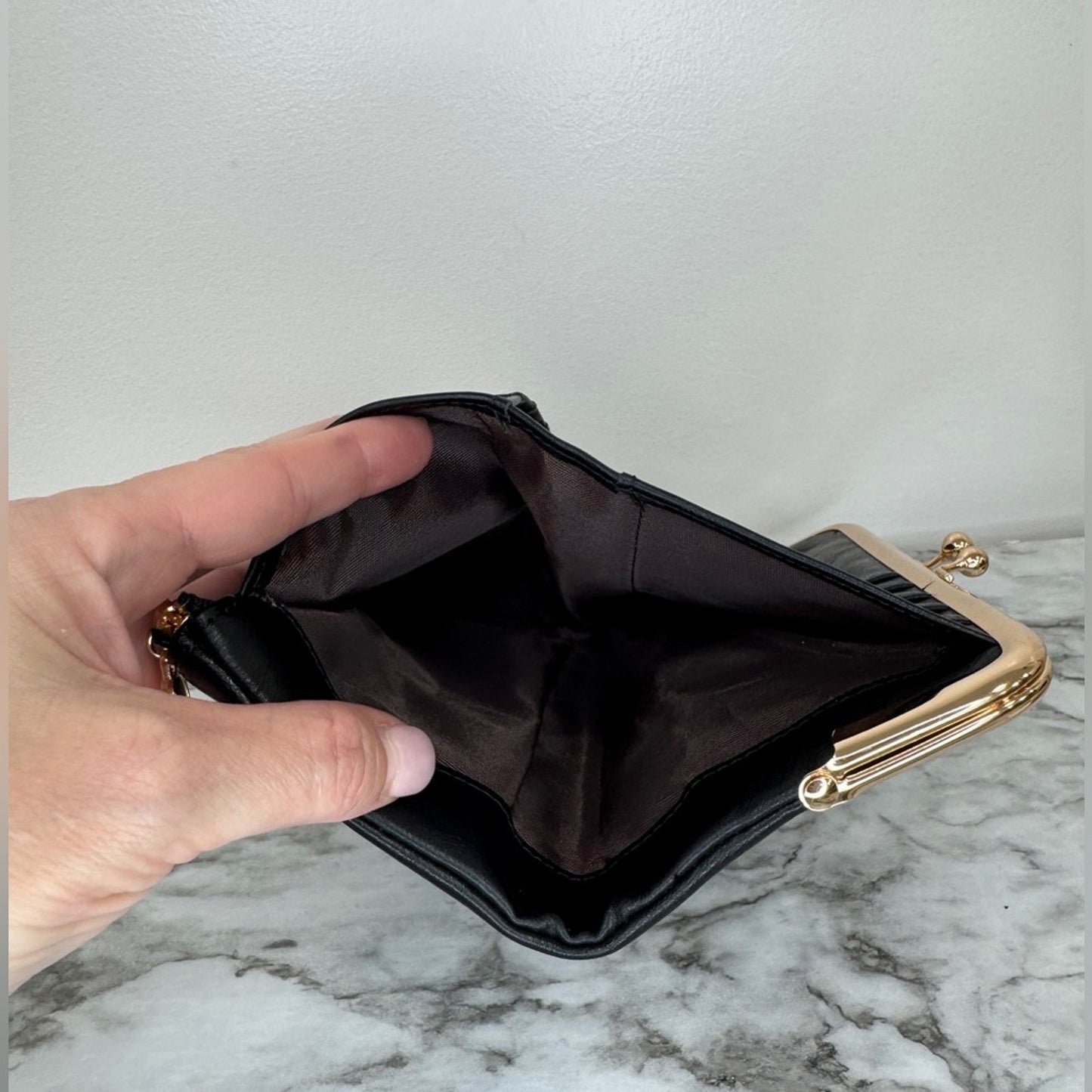 Black Wallet with Gold Kiss Lock & Zipper – Card Slots & ID Window