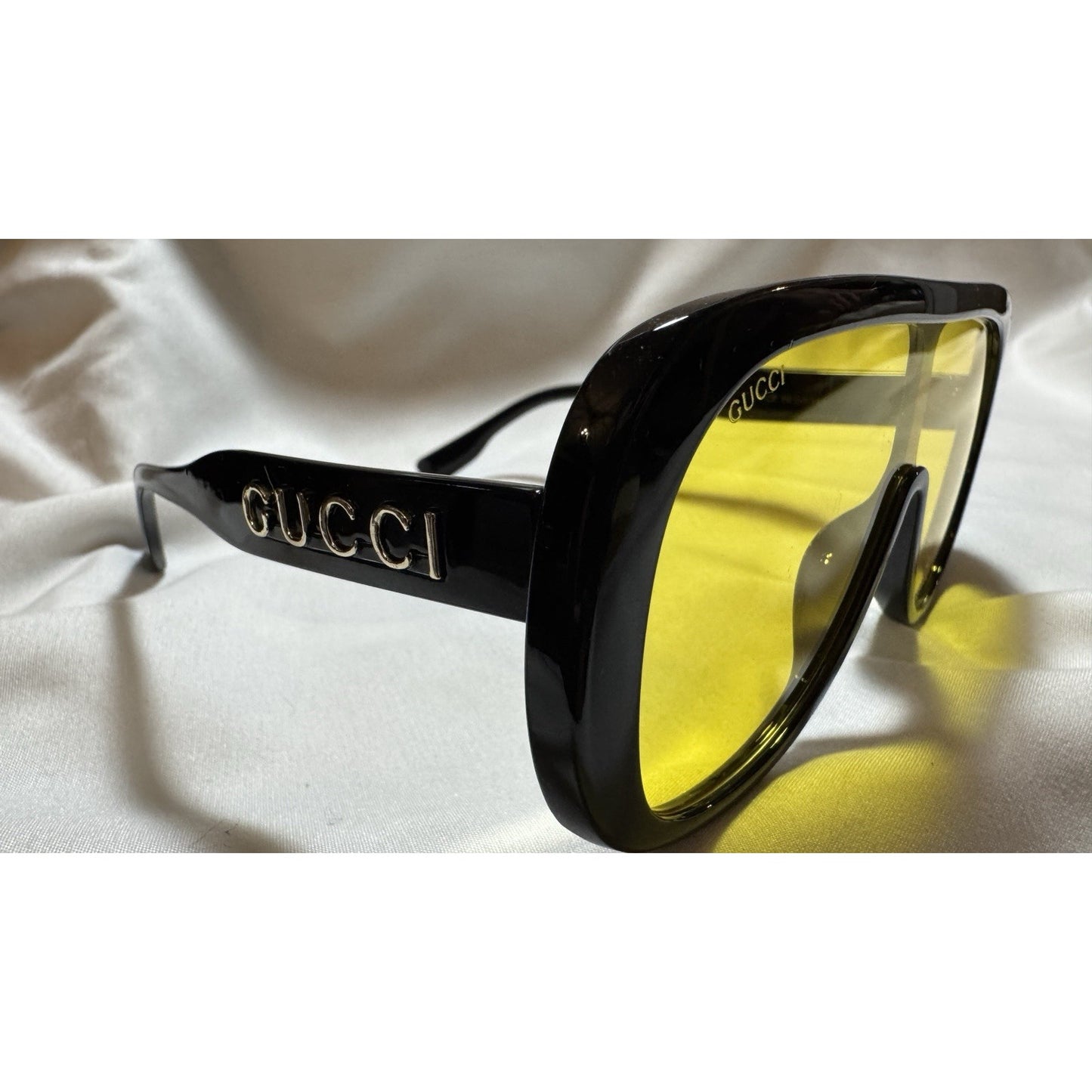 Gucci Sunglasses Black Oversized Shield Aviator Mask Yellow Lens Gold Logo 6025