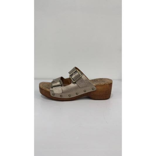 Kork Ease Saffron Slide Wedge Clog Sandals Metallic Gold Leather Strap 8 Studded