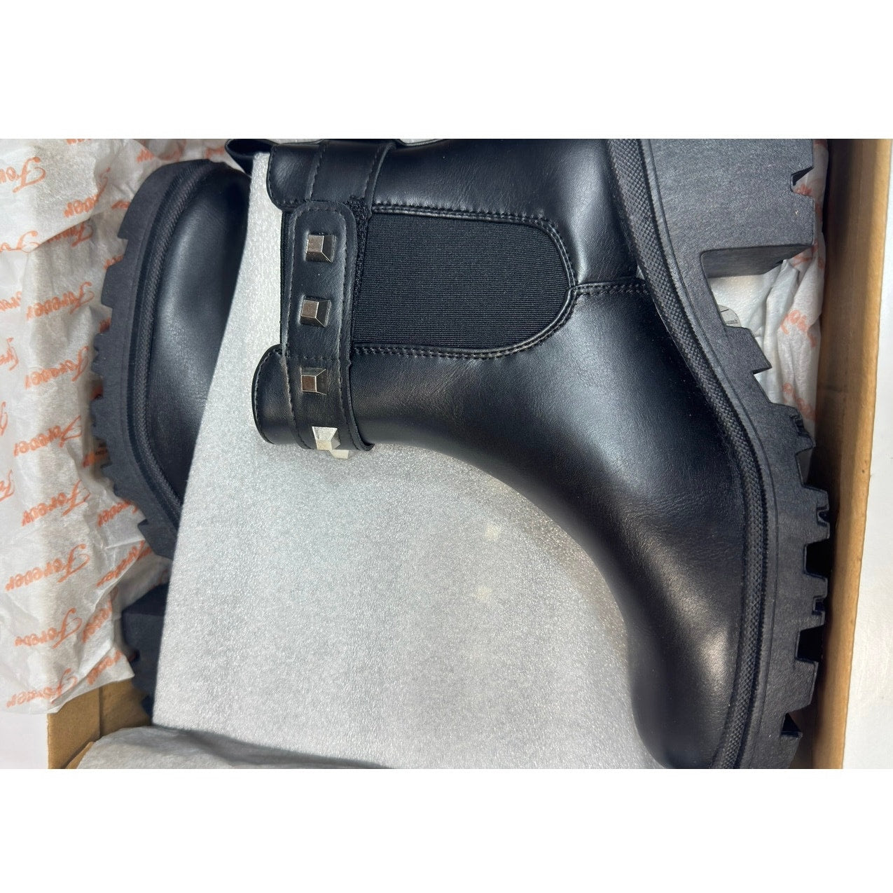 Black Studded Chelsea Ankle Boots Lug Sole Block Heel Size 6.5
