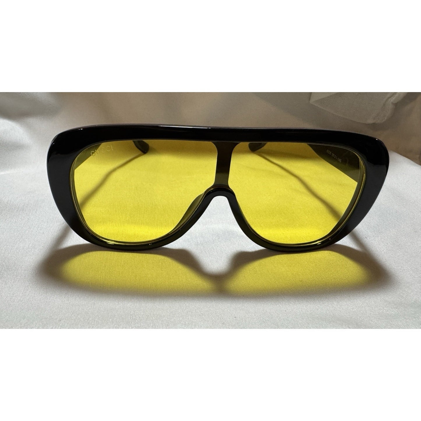 Gucci Sunglasses Black Oversized Shield Aviator Mask Yellow Lens Gold Logo 6025