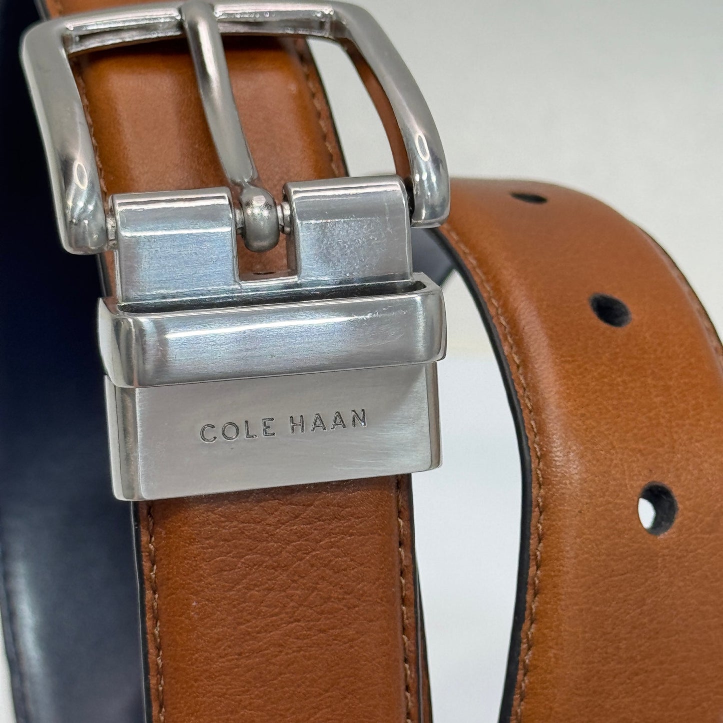 COLE HAAN Mens Reversible Feather Edge Belt Size 34