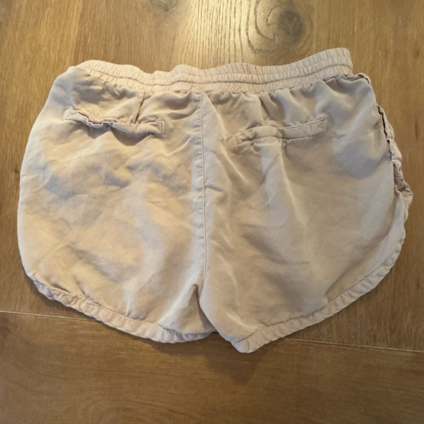 Love Tree Dolphin Shorts with Pockets and Draw String Size Small 100% Tencel